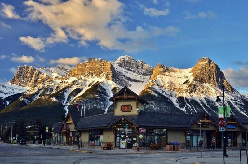 3 Bedroom Condo By Canadian Rockies Vacation Rentals Canmore Exterior foto